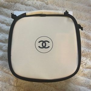 Chanel Les Beige Makeup Cosmetic Pouch